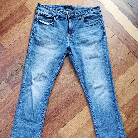 Aeropostale Light Wash Slim Straight Jeans Size 31/30 - Picture 2 of 16